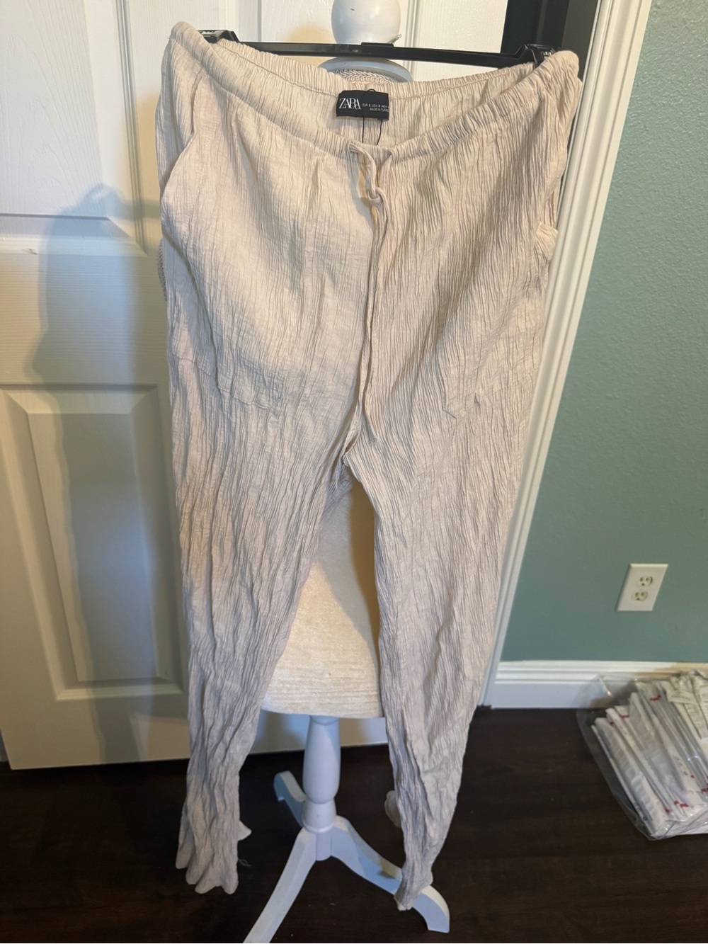 Zara Cream Crinkle Drawstring Pants Size S